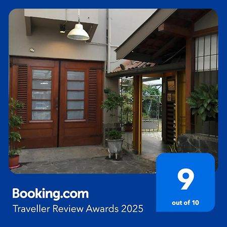 De Riau Guesthouse Bandung Exteriér fotografie