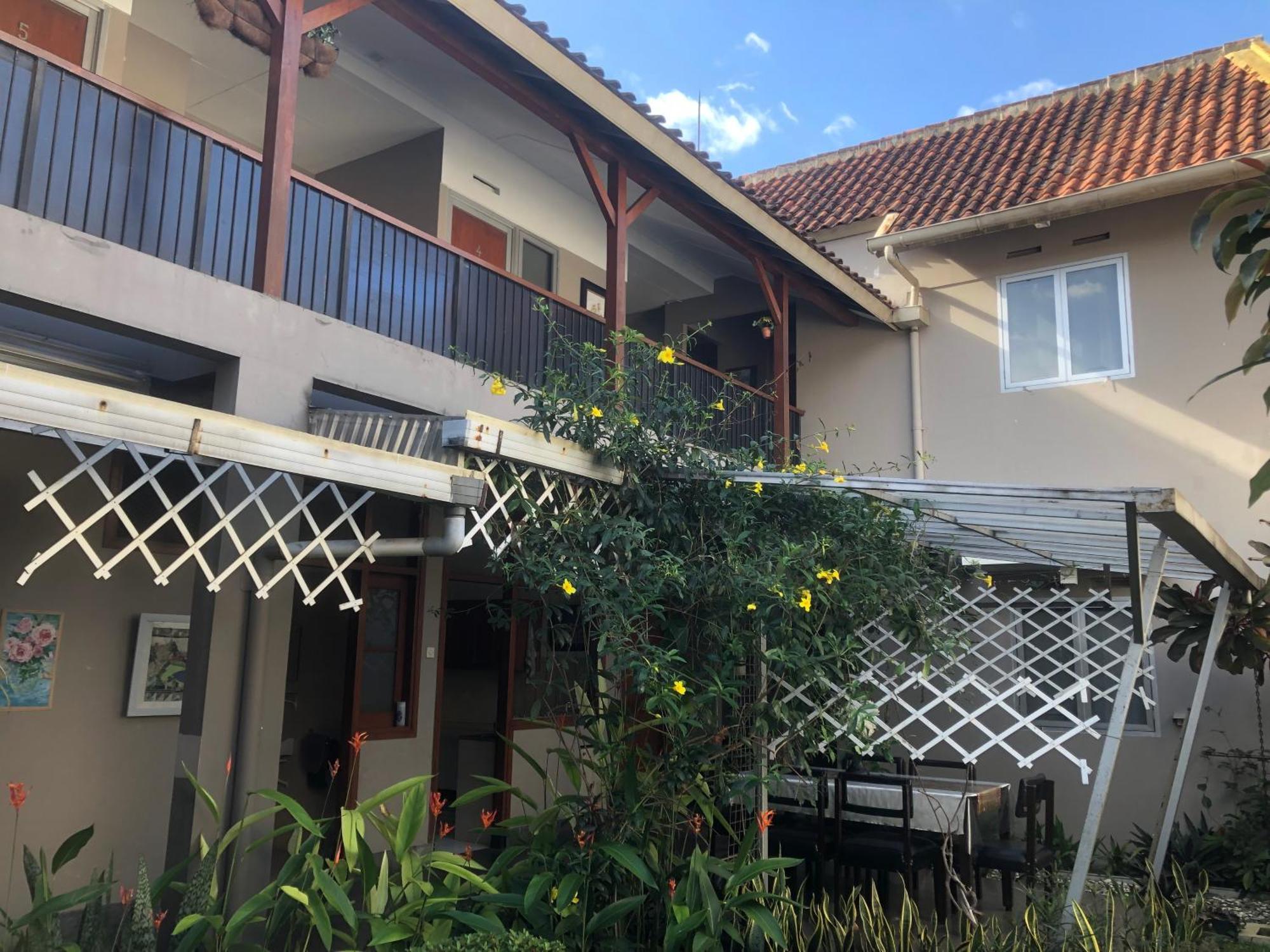 De Riau Guesthouse Bandung Exteriér fotografie