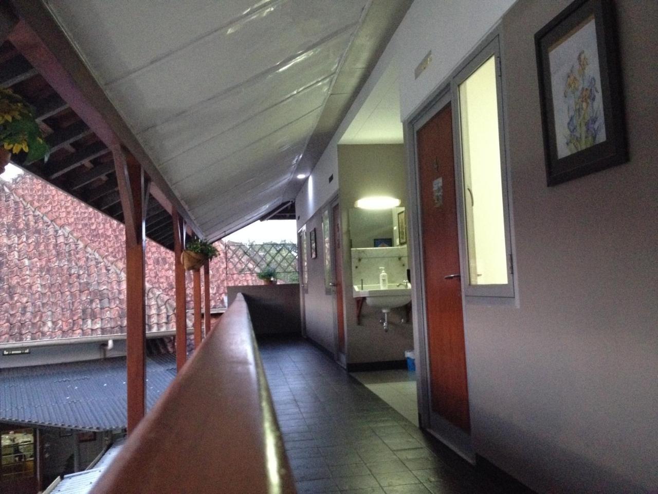 De Riau Guesthouse Bandung Exteriér fotografie